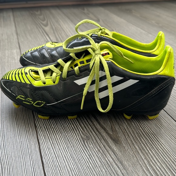 Adidas Traxion F10 Soccer Cleats - Picture 3 of 5